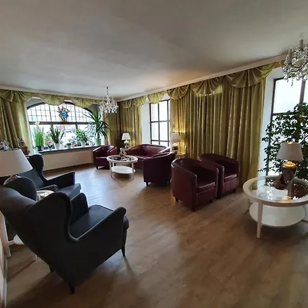 Zur Traube Hotel 3*