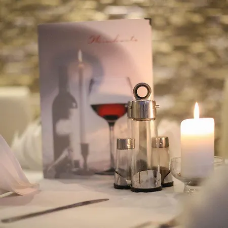 호텔 Zur Traube 3*